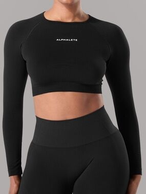 Alphalete Black Cropped Sweatshirt